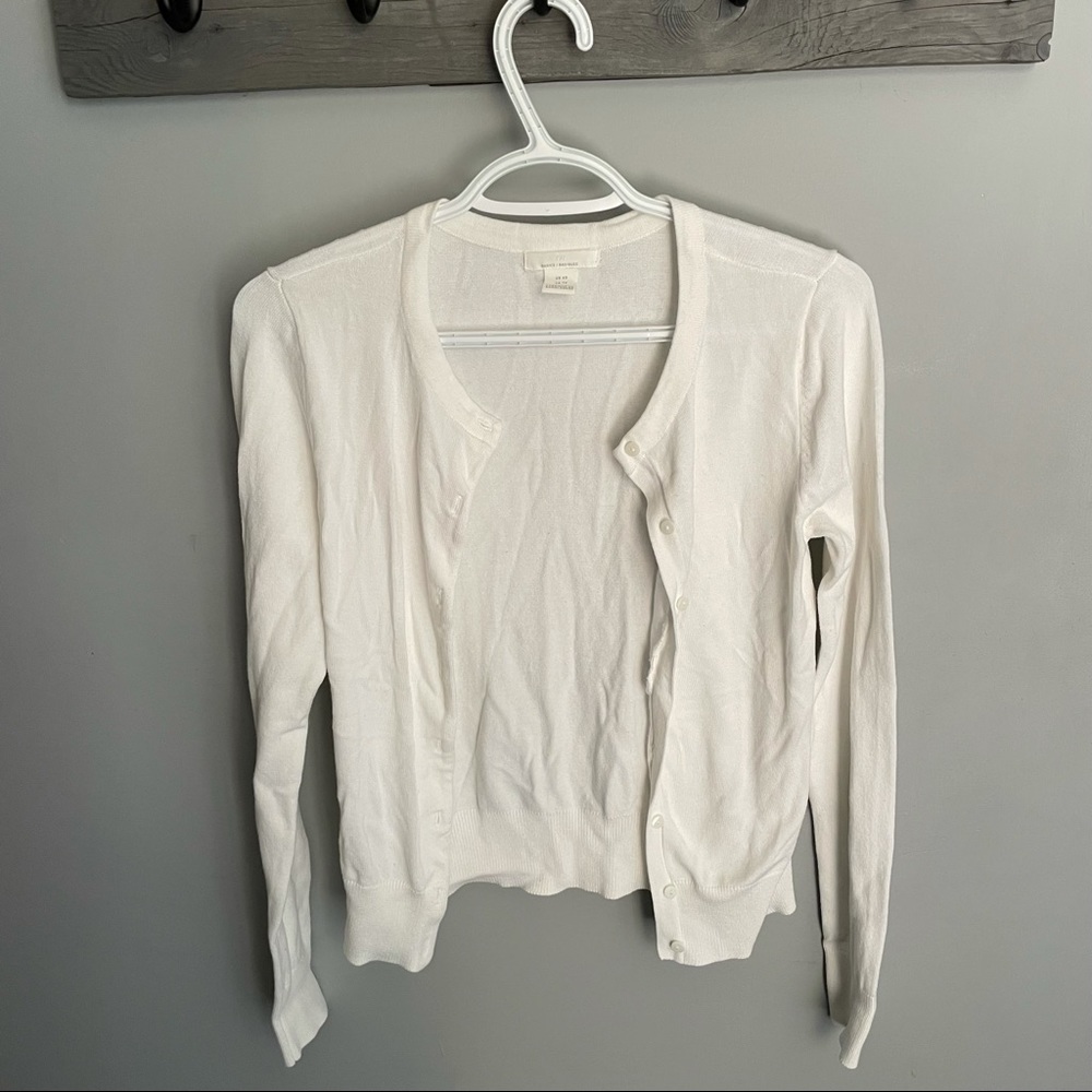 3/$20 | H&M button up cardigan
